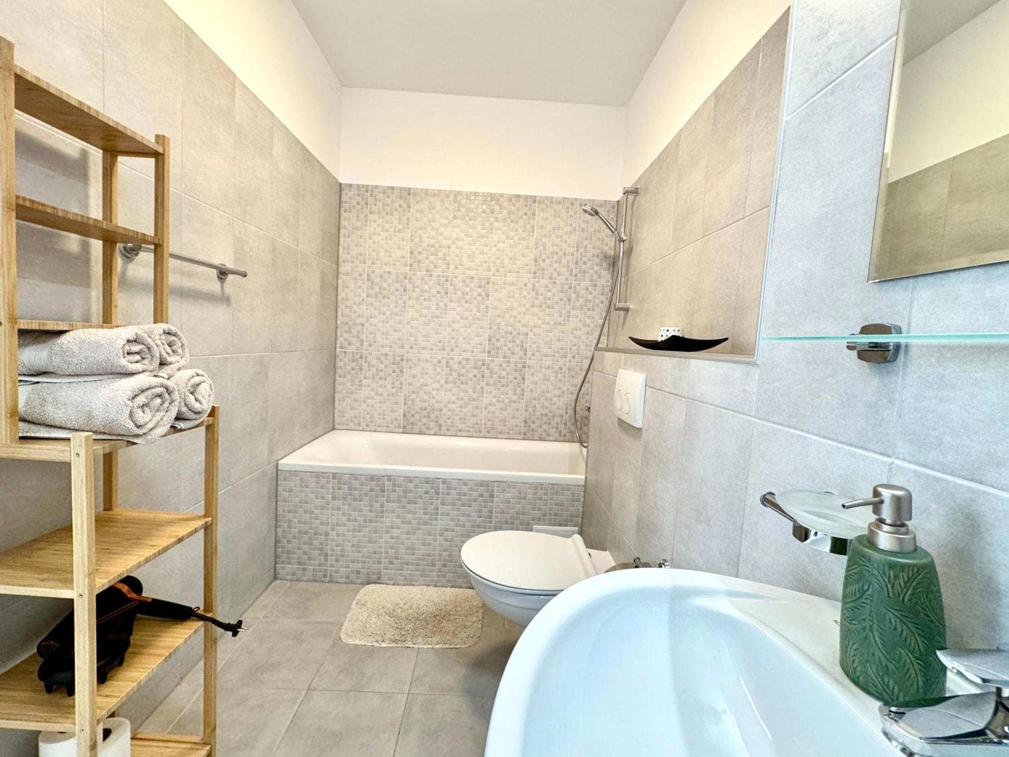 Luca'S Forest Apartment تيميشورا المظهر الخارجي الصورة